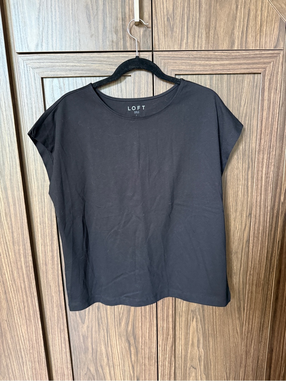 Bundle of 2 LOFT Black and Olive Crew Neck Tees - Picture 2 of 5